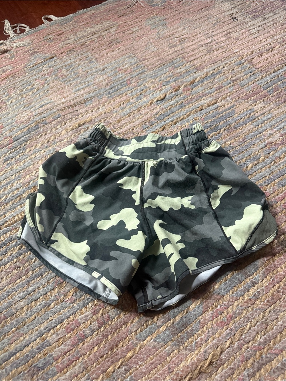 lululemon Women's Camo Running Shorts - Olive/Black